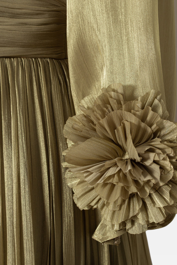 Elegant veil dress R 173 olive gold