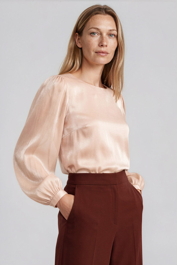 Elegant light pink blouse B 199
